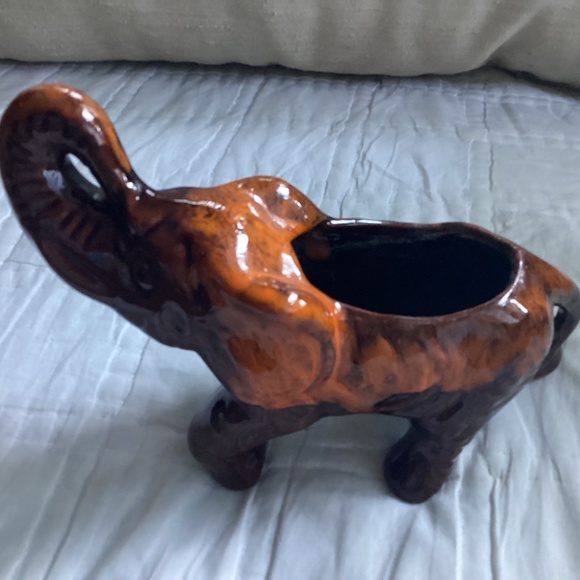 VINTAGE GLAZED POTTERY ELEPHANT PLANTER - Picture 3 of 8